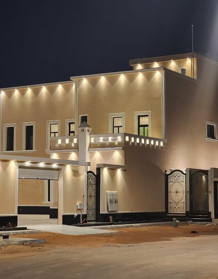 Villa 900 SQM Facing South on 15m Width Street King Fahd, Unayzah