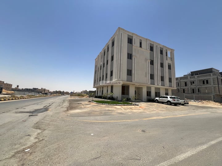 عمارة 702 متر مربع واجهة شمالية العارض، شمال الرياض، الرياض