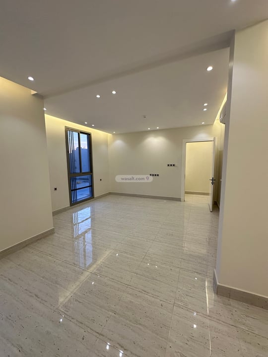 Apartment 951.14217965 SQM with 5 Bedrooms Al Munisiyah, East Riyadh, Riyadh