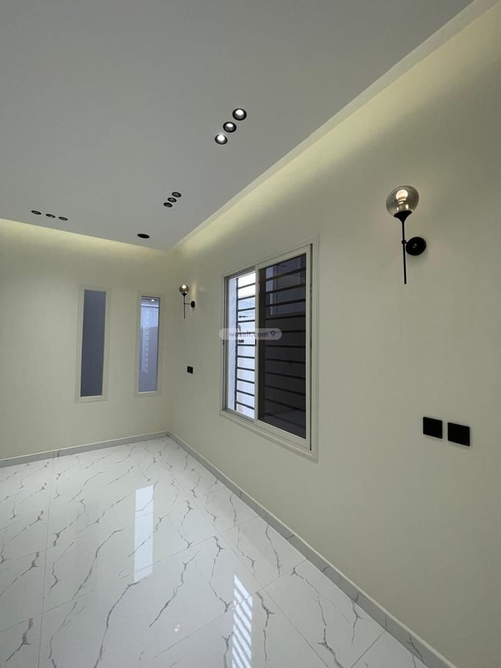 Floor 484.13 SQM with 6 Bedrooms Al Qafilah, Khamis Mushayt