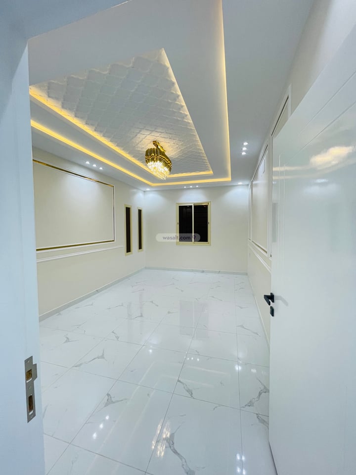 Floor 366.07 SQM with 8 Bedrooms Al Dhurfah, Khamis Mushayt