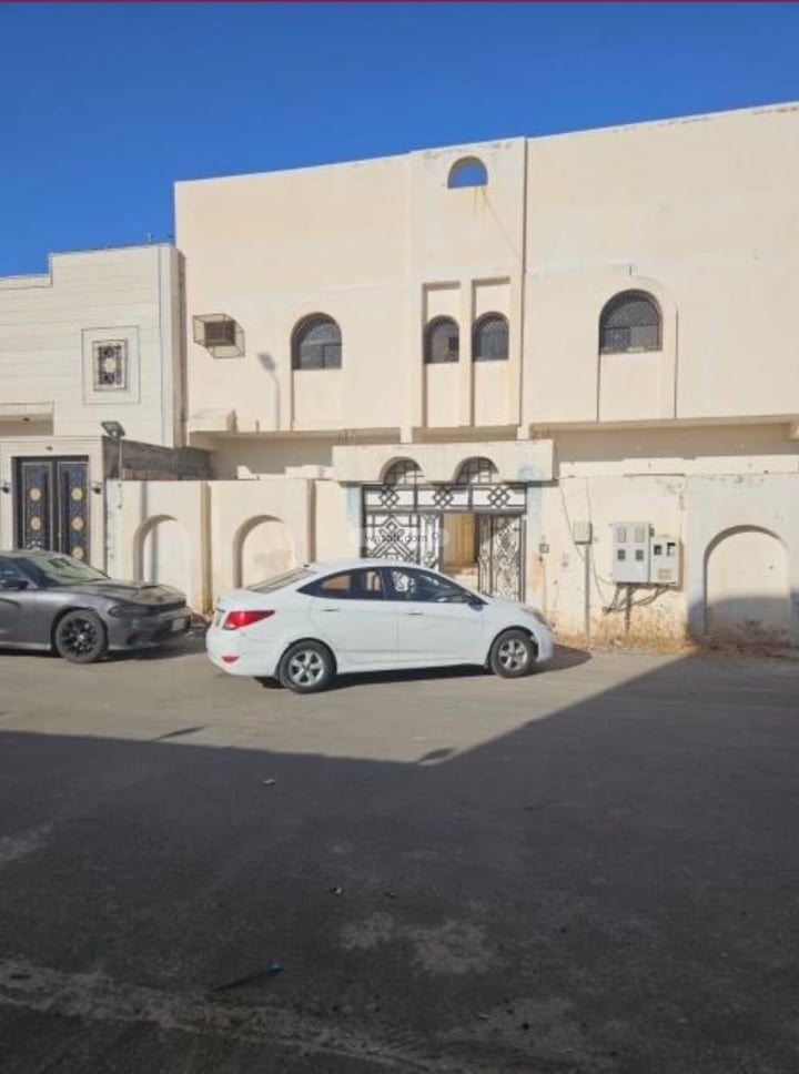 Land 400 SQM Facing West on 12.6m Width Street Al Aziziyah, Madinah