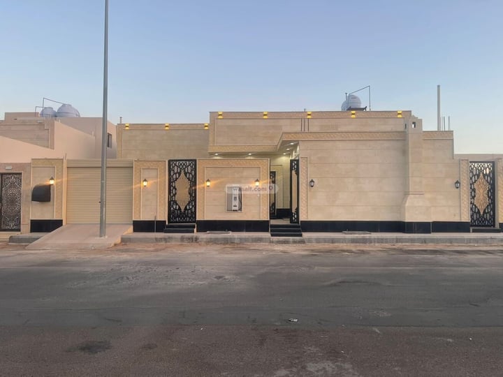 Floor 500 SQM with 5 Bedrooms East of Al Swefilah, Hail