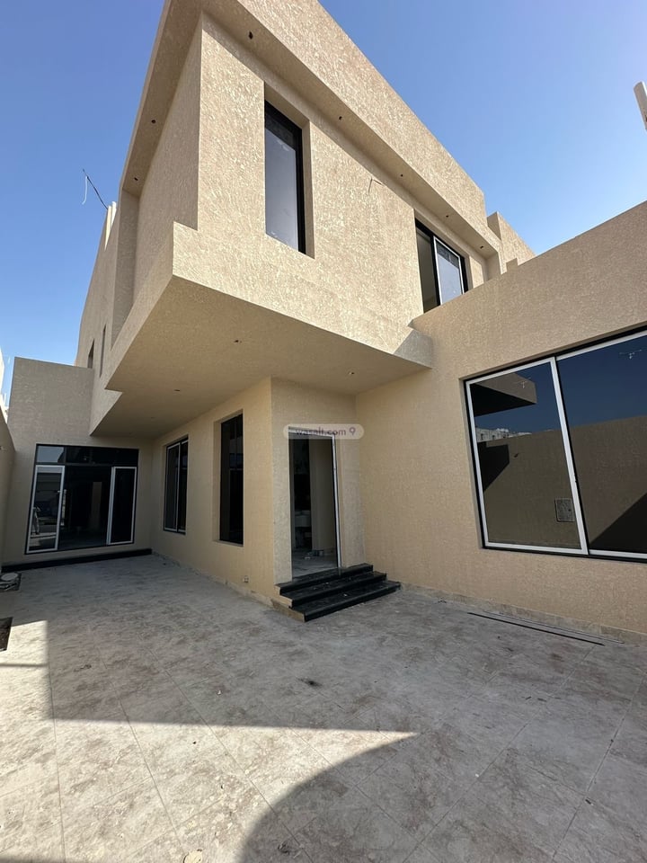 Villa 250 SQM Facing North on 40m Width Street Taibah, Dammam