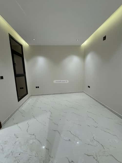 Floor 621 SQM with 5 Bedrooms Al Munisiyah, East Riyadh, Riyadh
