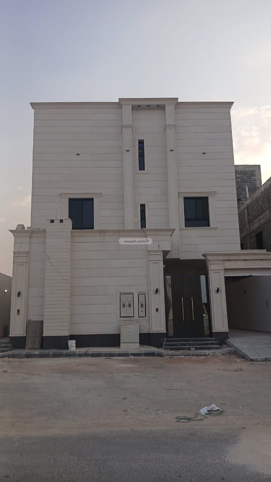 Villa 420 SQM Facing North on 20m Width Street Al Bayan, East Riyadh, Riyadh