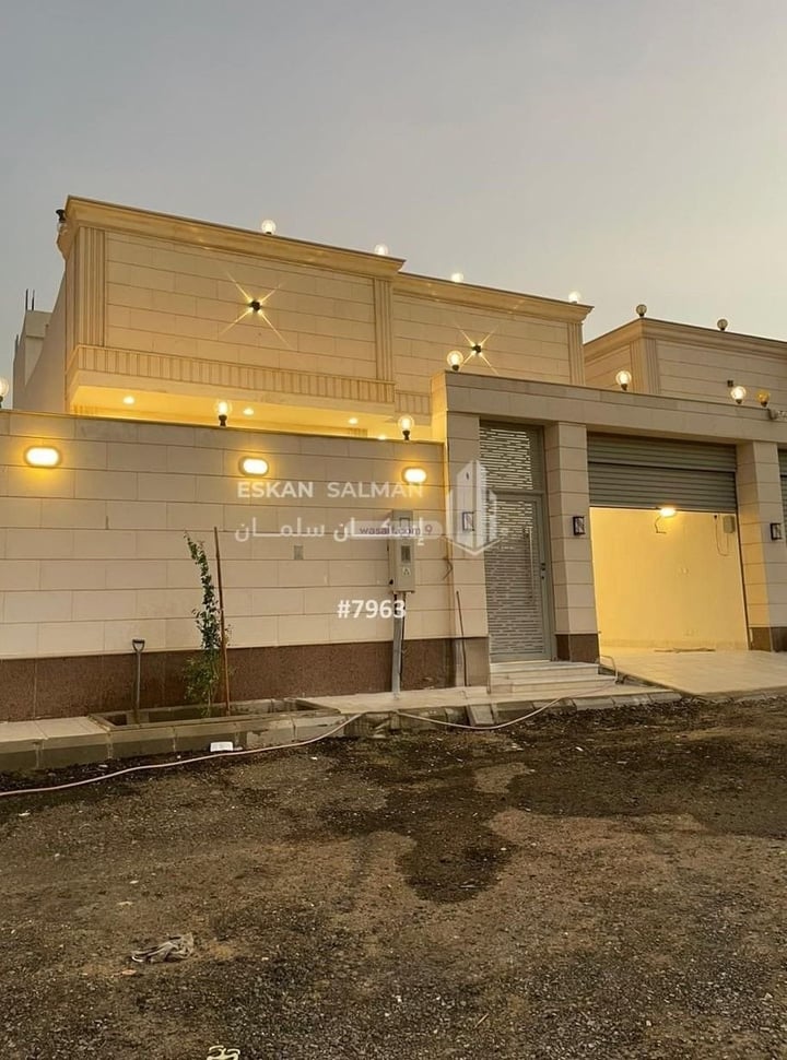 Floor 330 SQM with 6 Bedrooms Al Wafa, East Jeddah, Jeddah