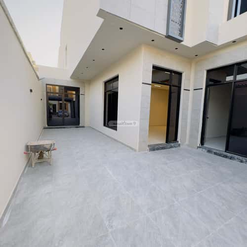 Villa 504 SQM Facing East on 15m Width Street Al Munisiyah, East Riyadh, Riyadh