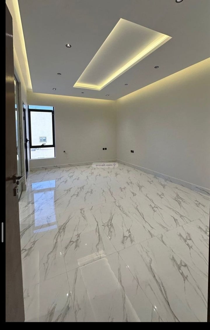 Villa 330.31 SQM Facing East with 5 Bedrooms Al Mahdiyah, West Riyadh, Riyadh