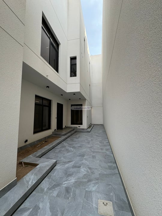 Villa 275 SQM Facing South on 15m Width Street Al Yarmuk, Khamis Mushayt