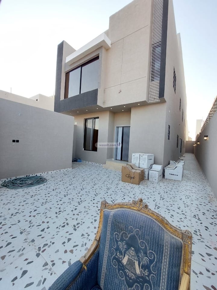 Floor 227 SQM with 4 Bedrooms Al Aziziyah, South Riyadh, Riyadh