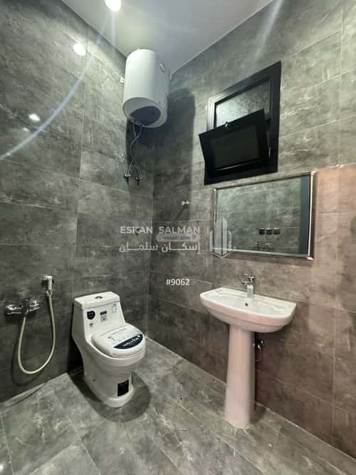 Floor 375 SQM with 5 Bedrooms Al-Maizaliyah, East Riyadh, Riyadh