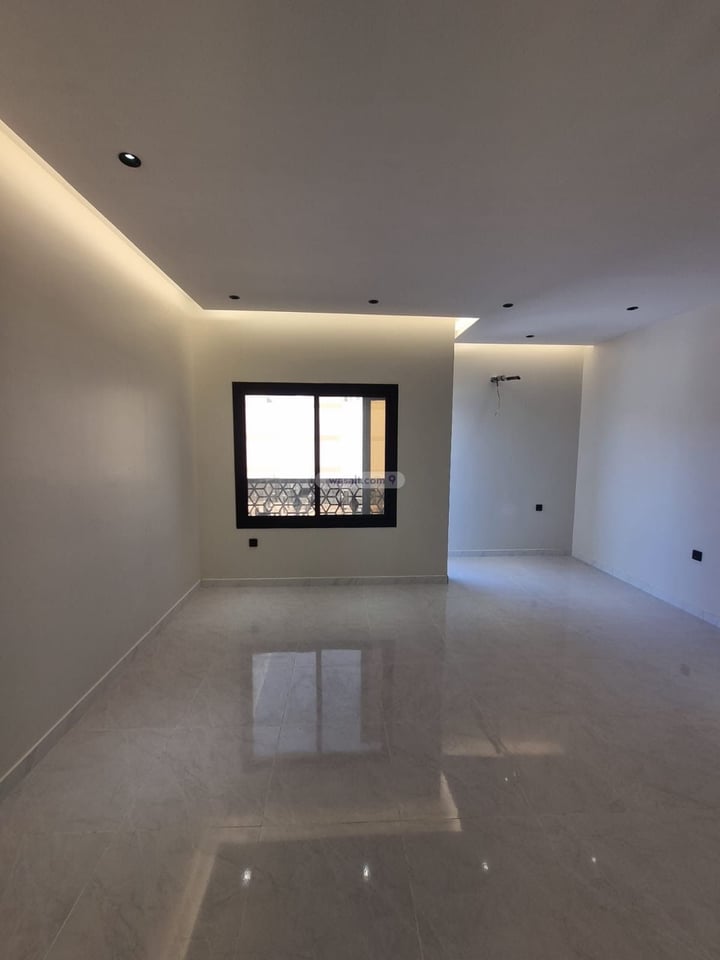 Villa 347 SQM Facing North on 16m Width Street Shuran, Madinah