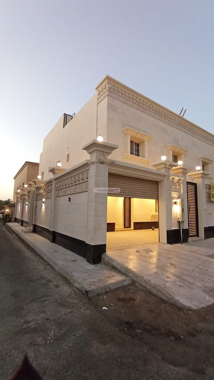 Villa 200 SQM Facing South West on 15m Width Street Taibah, Dammam