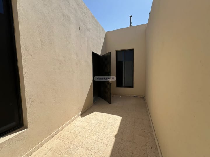 Floor 242 SQM with 3 Bedrooms Al Qadisiyah, East Riyadh, Riyadh