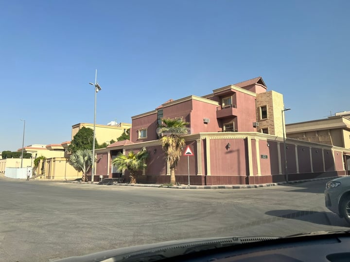 Villa 770 SQM Facing 3 Streets on 20m Width Street King Fahd, North Riyadh, Riyadh