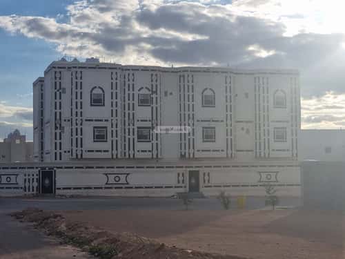 عمارة 198.02 متر مربع واجهة شمالية ضاحية الملك فهد، عرعر