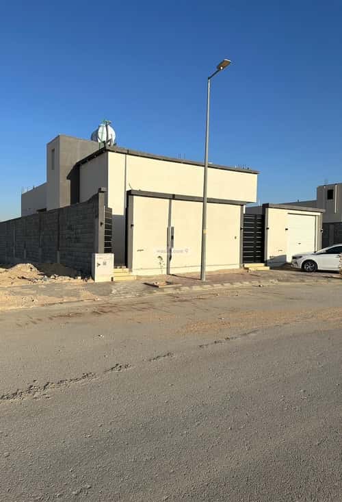 فيلا 375 متر مربع شرقية على شارع 18م الهدا، الخرج