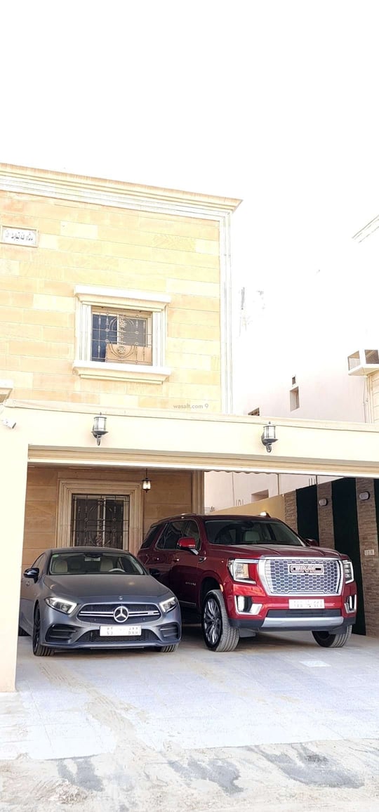 Apartment 282.01 SQM with 4 Bedrooms Dahiyat Al Malik Fahd, Dammam