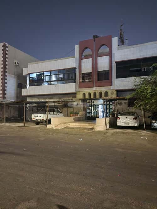 Building 810 SQM with 2 Floors Facing North Al Safa, North Jeddah, Jeddah