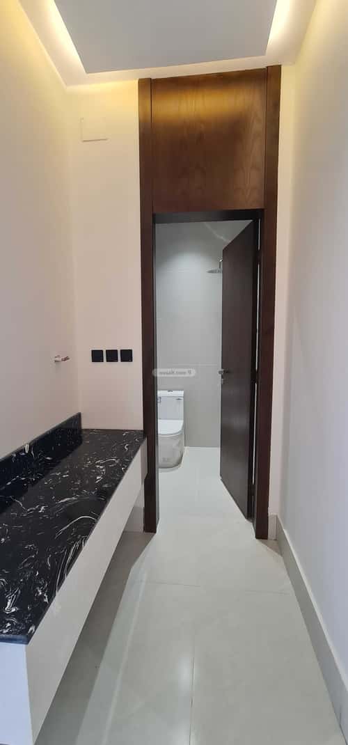 Villa 478 SQM with 1 Apartment Facing East Al Jameayeen, Khamis Mushait
