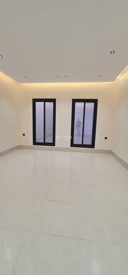 Villa 478 SQM with 1 Apartment Facing East Al Jamiyin, Khamis Mushayt