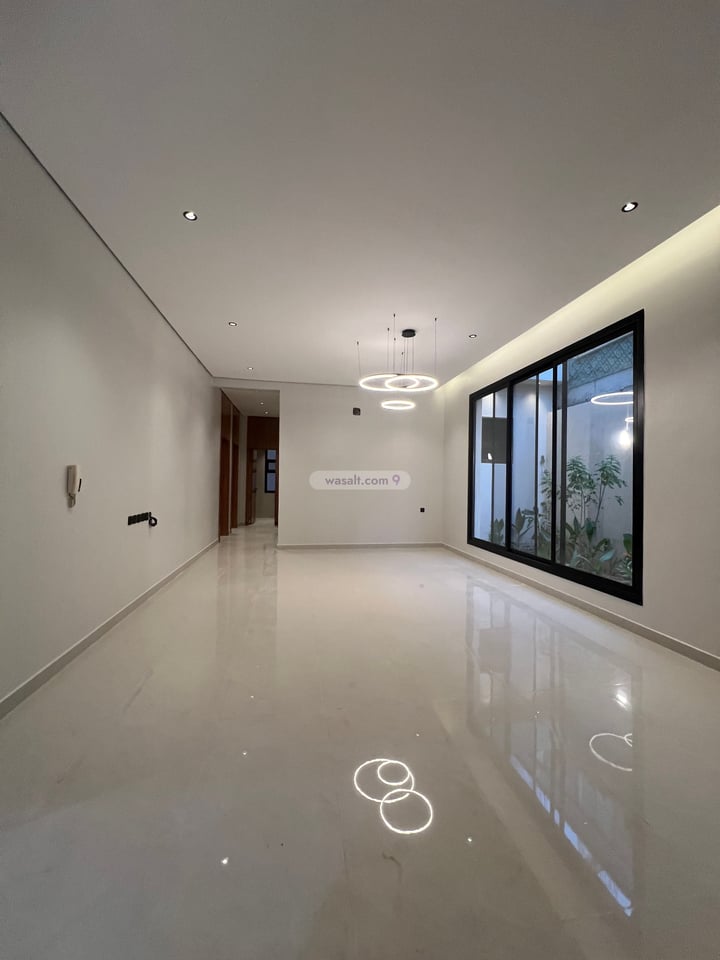 Floor 305 SQM with 5 Bedrooms Al Qadisiyah, East Riyadh, Riyadh