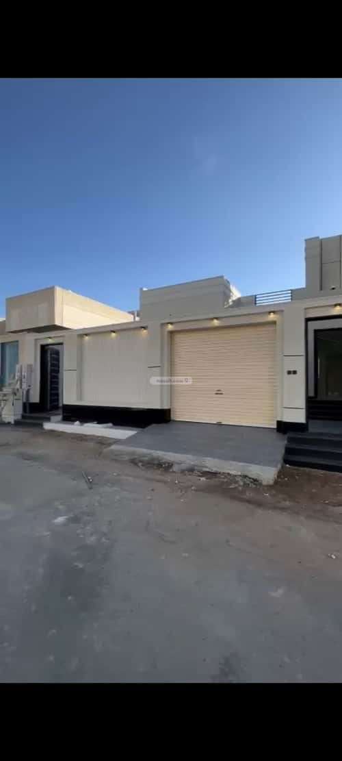 دور 301 متر مربع ب 8 غرف المنتزة، أحد رفيدة