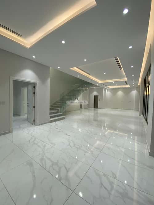 فيلا 440 متر مربع غربية على شارع 30م البحيرة، الخبر