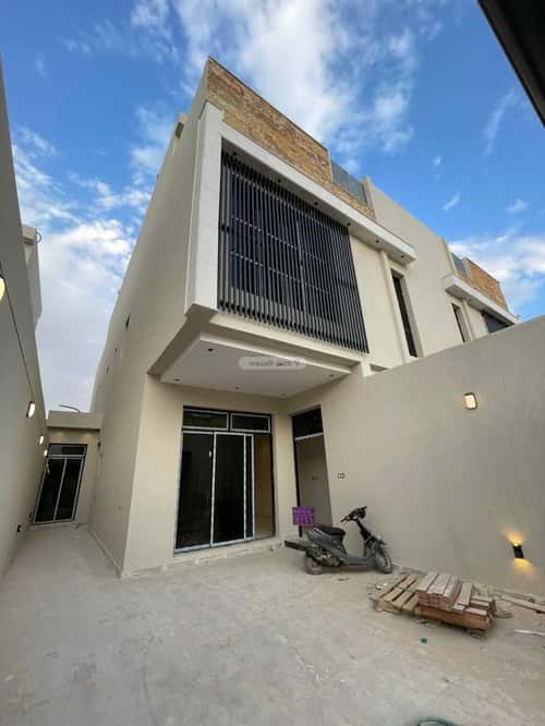 Floor 600 SQM with 4 Bedrooms Al-Khaleej, East Riyadh, Riyadh