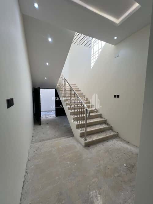 Floor 450 SQM with 5 Bedrooms Dhahiyat Al Iskan, At Taif