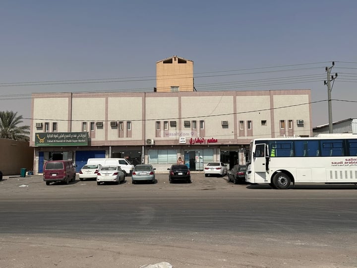 Building 1250 SQM with 2 Floors Facing West Al Rimal, East Riyadh, Riyadh