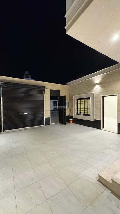 Floor 340 SQM with 5 Bedrooms As Sakb, Madinah