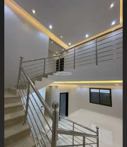 فيلا 310 متر مربع غربية على شارع 20م الجامعيين، خميس مشيط