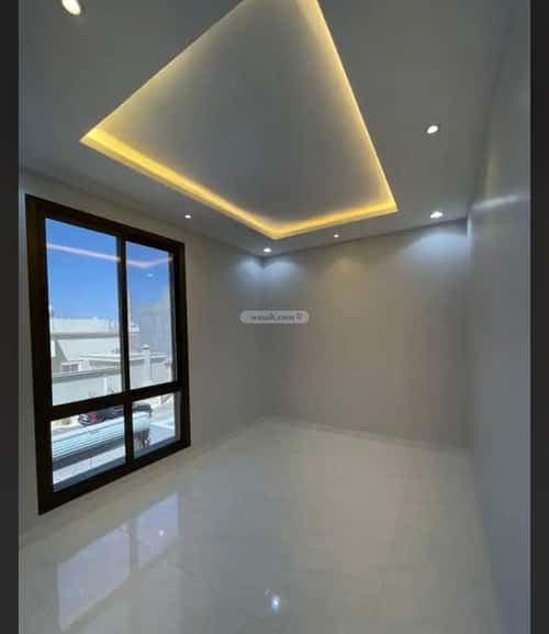 فيلا 310 متر مربع غربية على شارع 20م الجامعيين، خميس مشيط