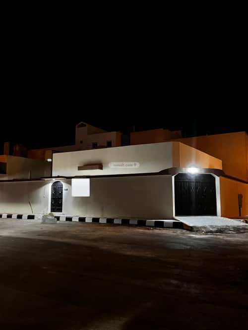 Floor 460 SQM with 5 Bedrooms An Nayfiyah, Hafar Al Batin