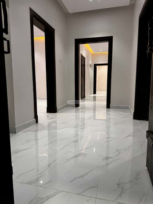 Floor 460 SQM with 5 Bedrooms Al-Naifia, Hafar Al-Batin