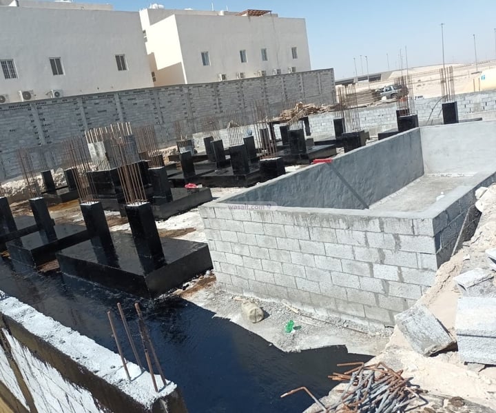 Building 750 SQM Facing East Taibah, Dammam