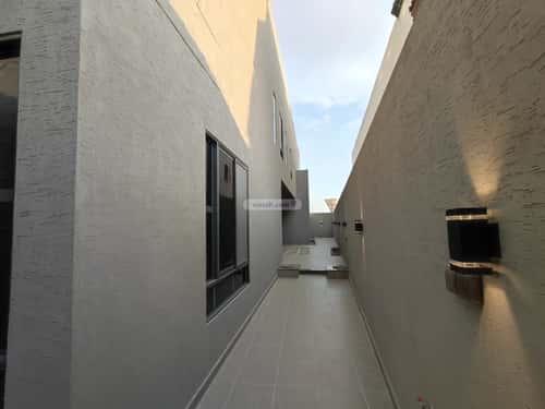 فيلا 581.94 متر مربع شمالية على شارع 20م الشراع، الخبر