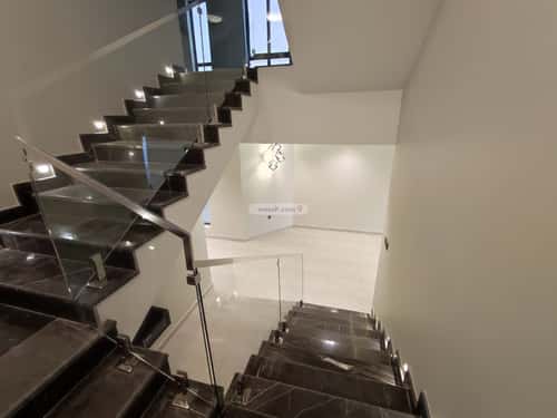 فيلا 581.94 متر مربع شمالية على شارع 20م الشراع، الخبر