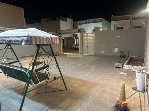 فيلا 300 متر مربع غربية على شارع 15م طيبة، الدمام