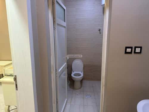 فيلا 300 متر مربع غربية على شارع 15م طيبة، الدمام