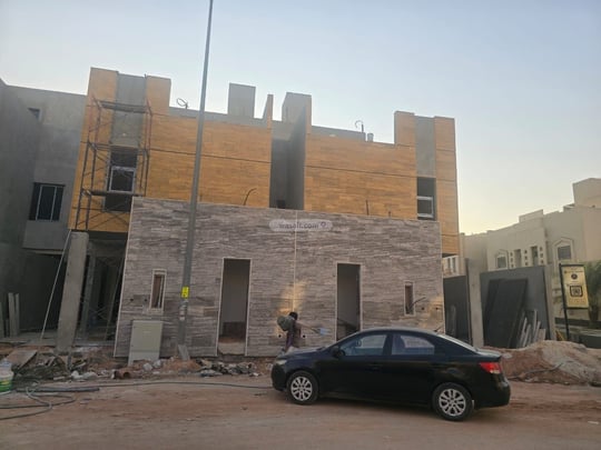 Floor 360 SQM with 5 Bedrooms Qurtubah, East Riyadh, Riyadh