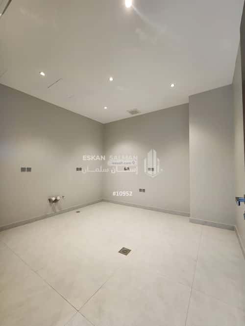 فيلا 300 متر مربع جنوبية على شارع 25م الشراع، شمال جدة، جدة