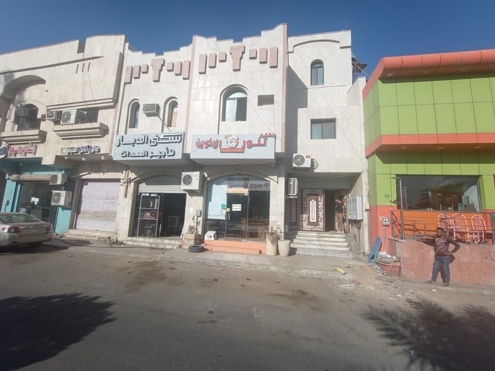 Building 201 SQM with 2 Floors Facing East Az Zahrah, Madinah