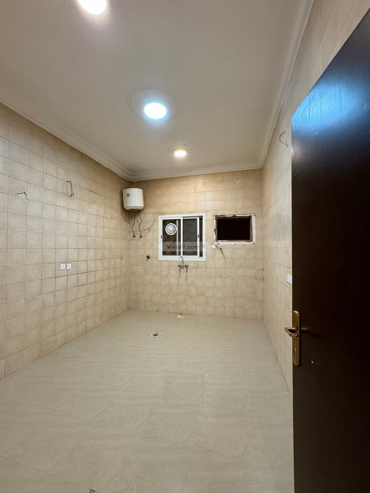 Floor 151.78 SQM with 5 Bedrooms Al Aziziyah, South Riyadh, Riyadh