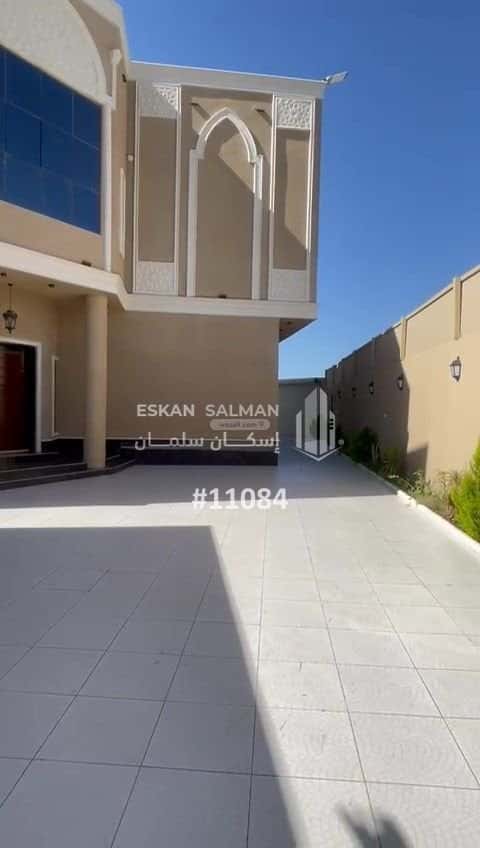 Villa 490.97 SQM Facing 3 Streets on 18m Width Street Al-Askaniyah, Khamis Mushait