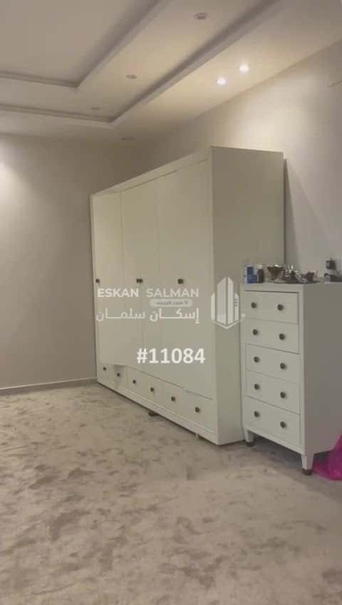 فيلا 490.97 متر مربع ثلاثة شوارع على شارع 18م الإسكان، خميس مشيط