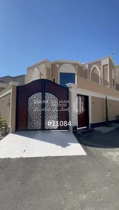 فيلا 490.97 متر مربع ثلاثة شوارع على شارع 18م الإسكان، خميس مشيط