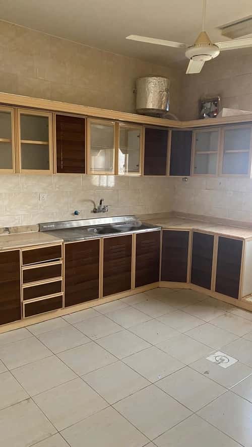 Apartment 750 SQM with 10 Bedrooms Al-Sho'Ba, Khamis Mushait